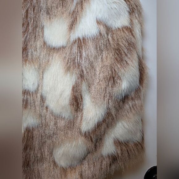 Decree Faux Fur Vest Spotted Patchwork Mob Wife Y2K Snow Leopard Medium Gilet - Picture 3 of 7